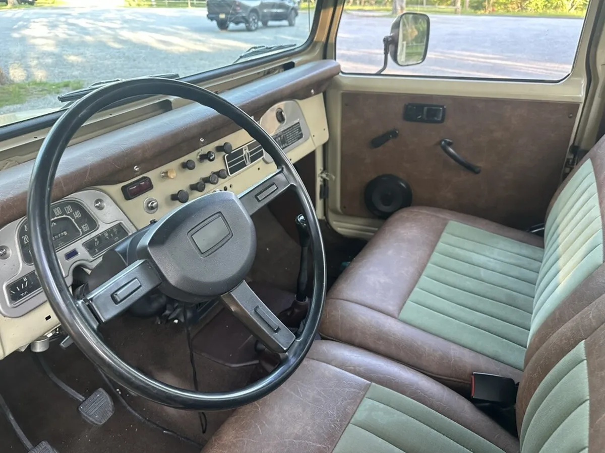 Toyota-Fj45-1983-Tan-464-Multi-1