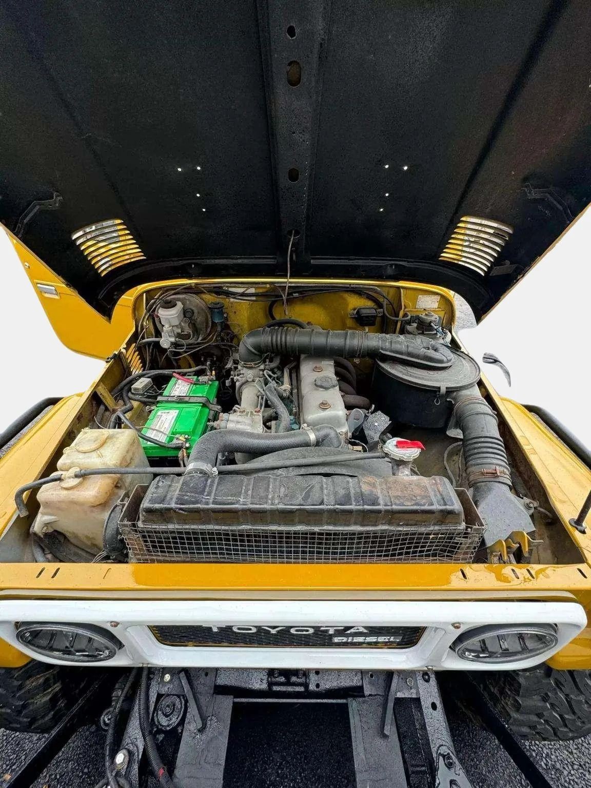 Toyota-LANDCRUISER-HJ45-1980-SUV-2