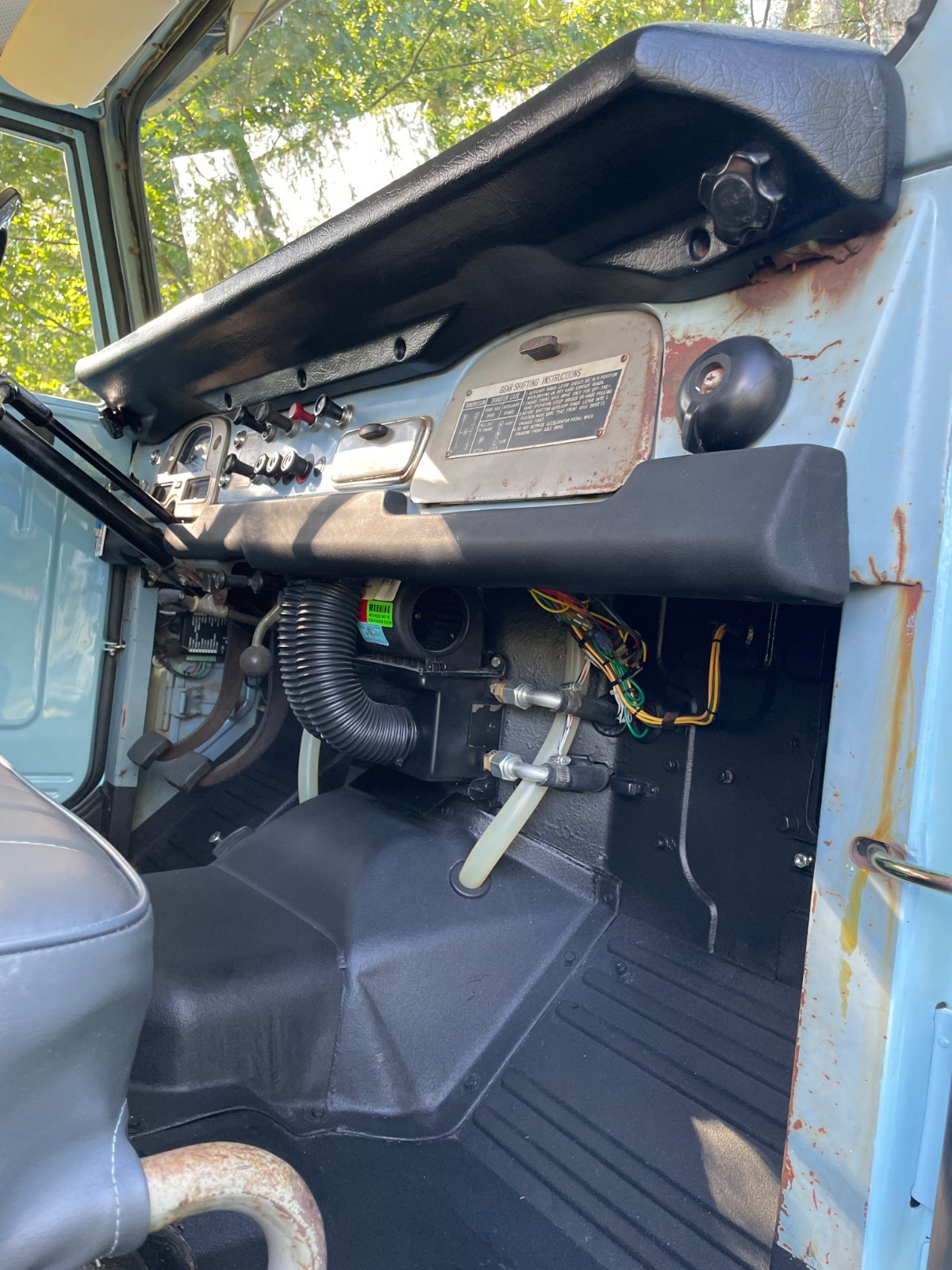 Toyota-Land-Cruiser-1969-19