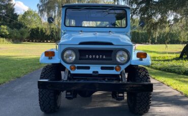 Toyota-Land-Cruiser-1969-2