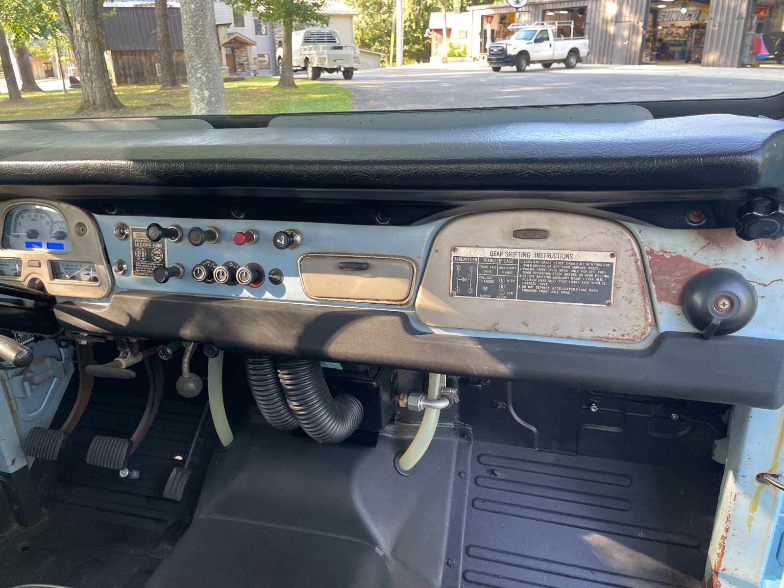 Toyota-Land-Cruiser-1969-21