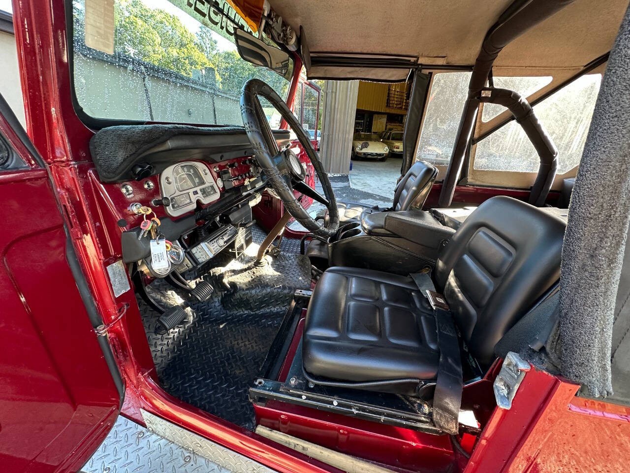 Toyota-Land-Cruiser-1972-SUV-15