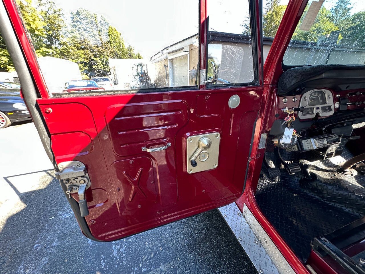 Toyota-Land-Cruiser-1972-SUV-16