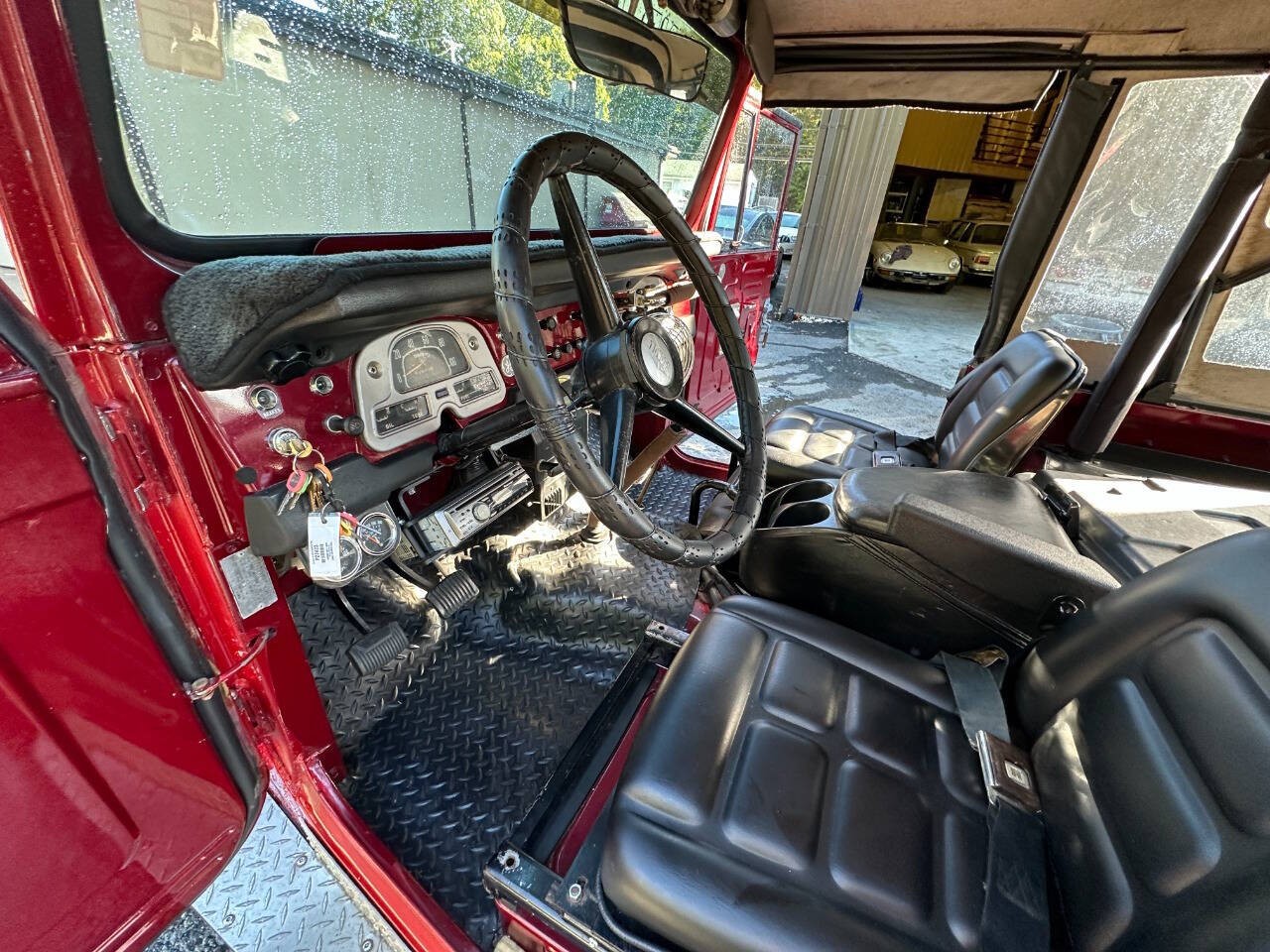 Toyota-Land-Cruiser-1972-SUV-17