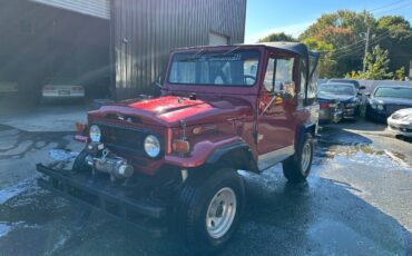 Toyota-Land-Cruiser-1972-SUV-2