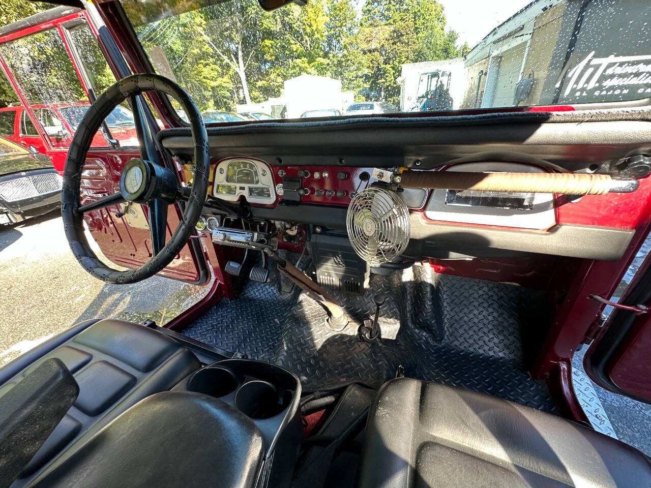 Toyota-Land-Cruiser-1972-SUV-26