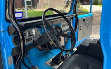 Toyota-Land-Cruiser-1974-SUV-12