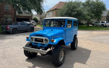 Toyota-Land-Cruiser-1974-SUV
