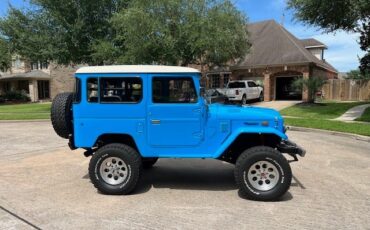 Toyota-Land-Cruiser-1974-SUV-5
