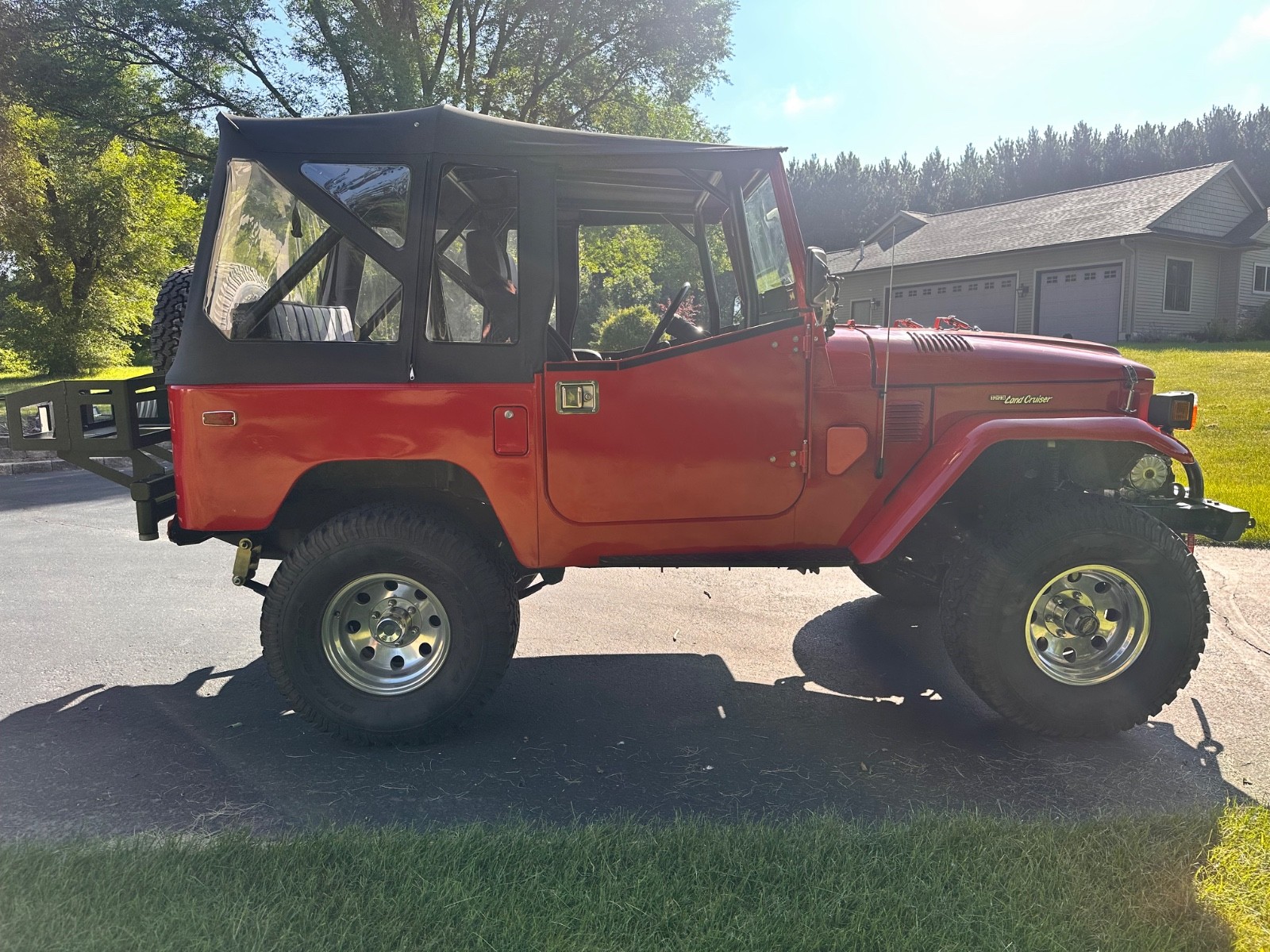 Toyota-Land-Cruiser-1977-SUV-2