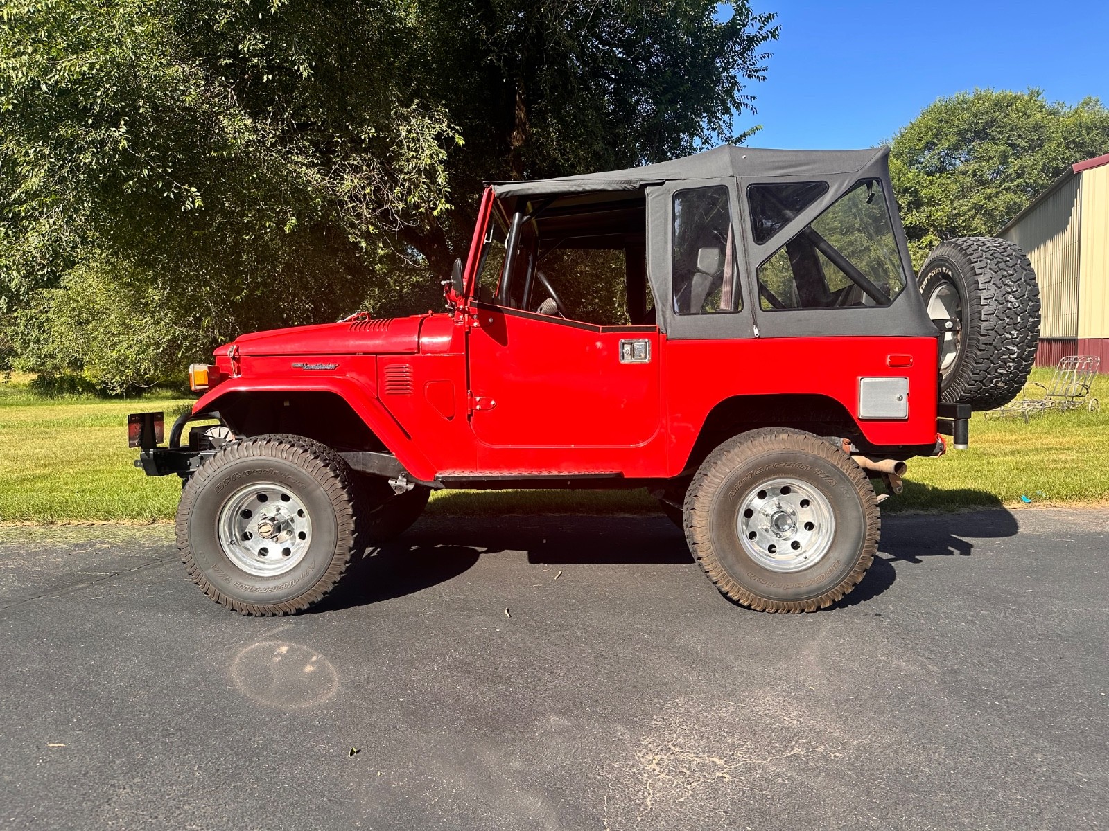 Toyota-Land-Cruiser-1977-SUV-3