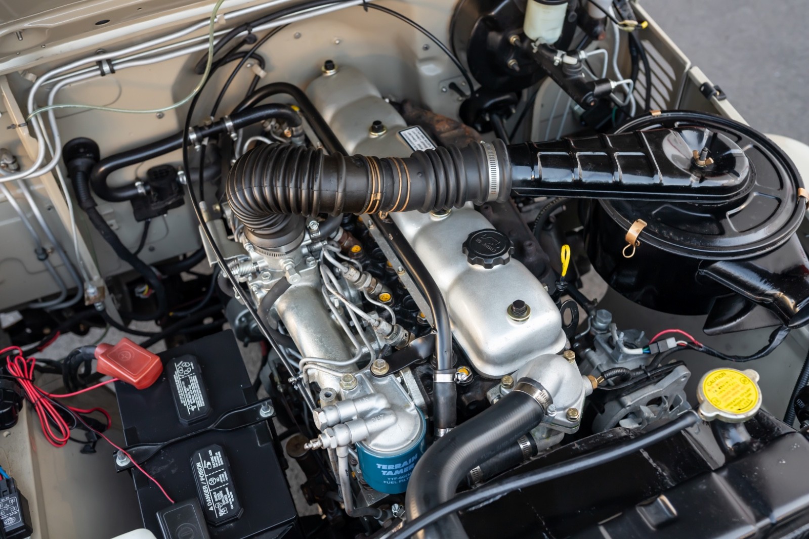 Toyota-Land-Cruiser-1984-Crew-Cab-Pickup-17