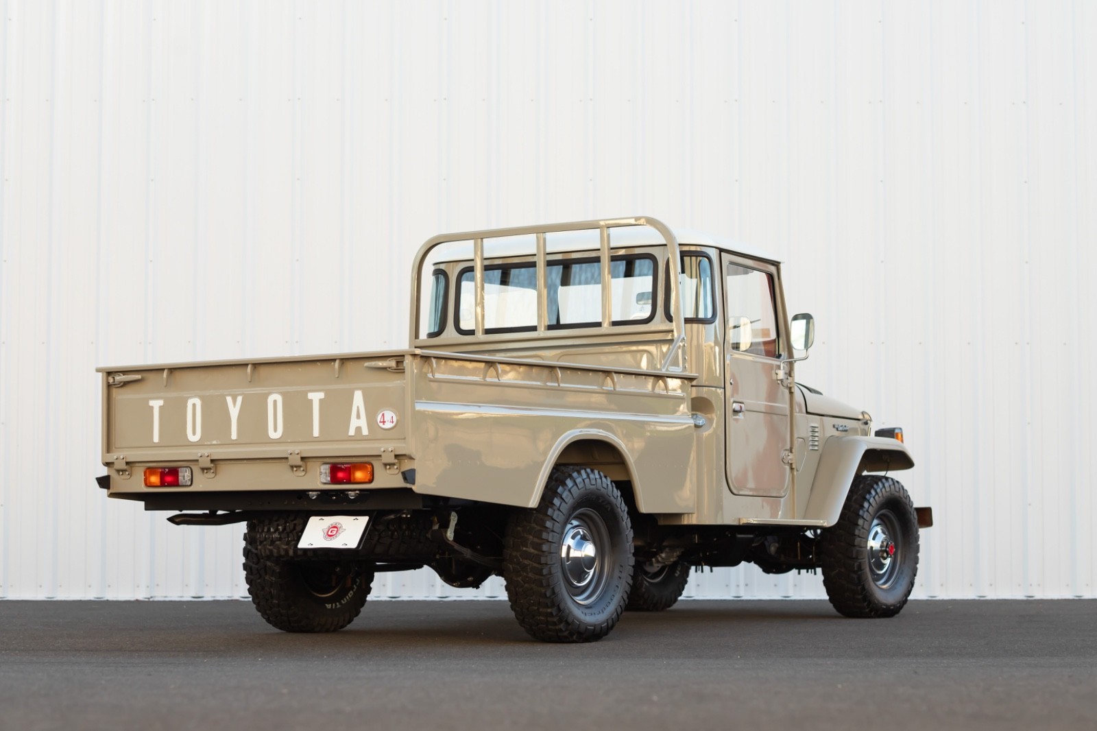 Toyota-Land-Cruiser-1984-Crew-Cab-Pickup-6