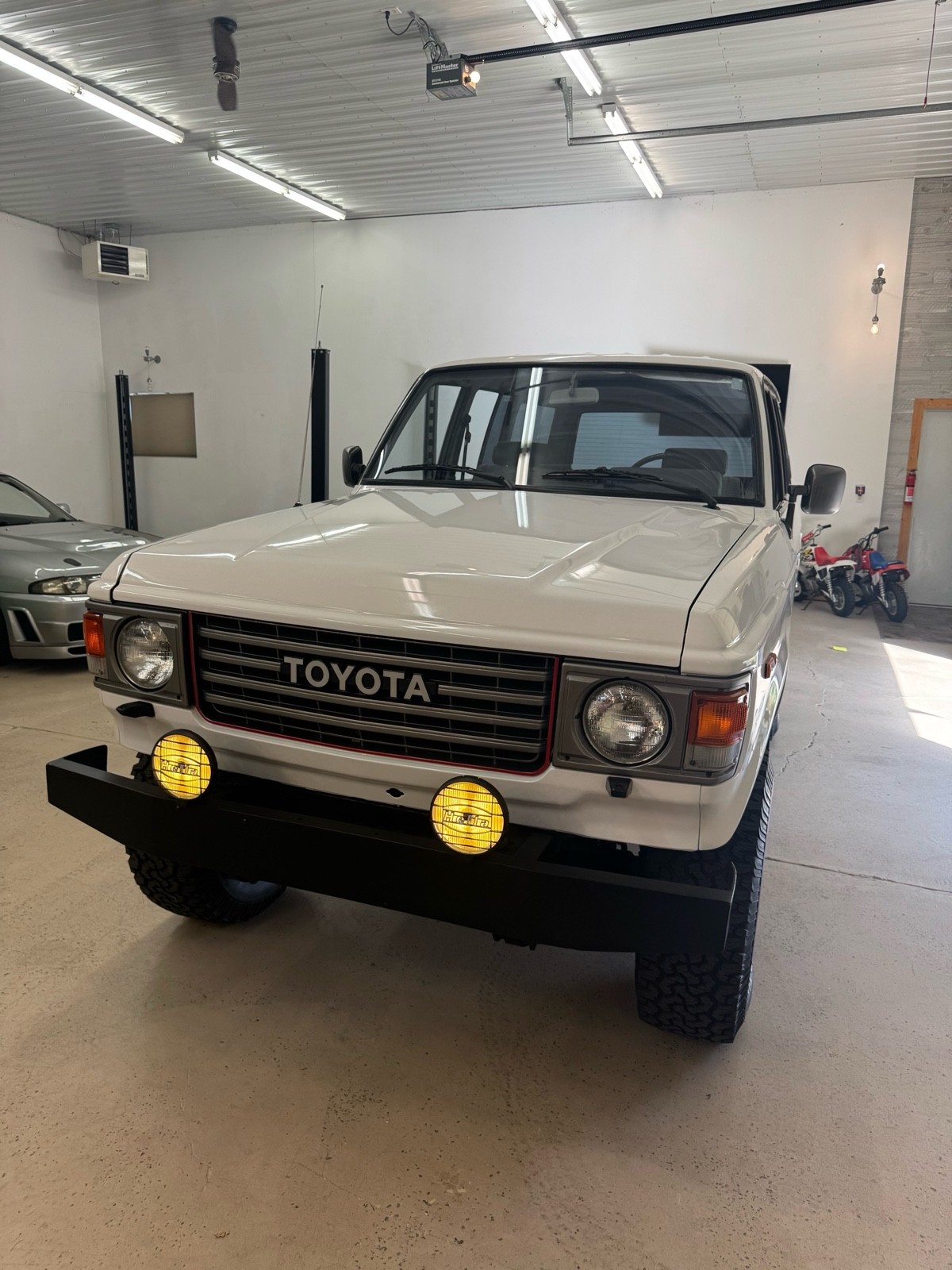 Toyota-Land-Cruiser-1987-2