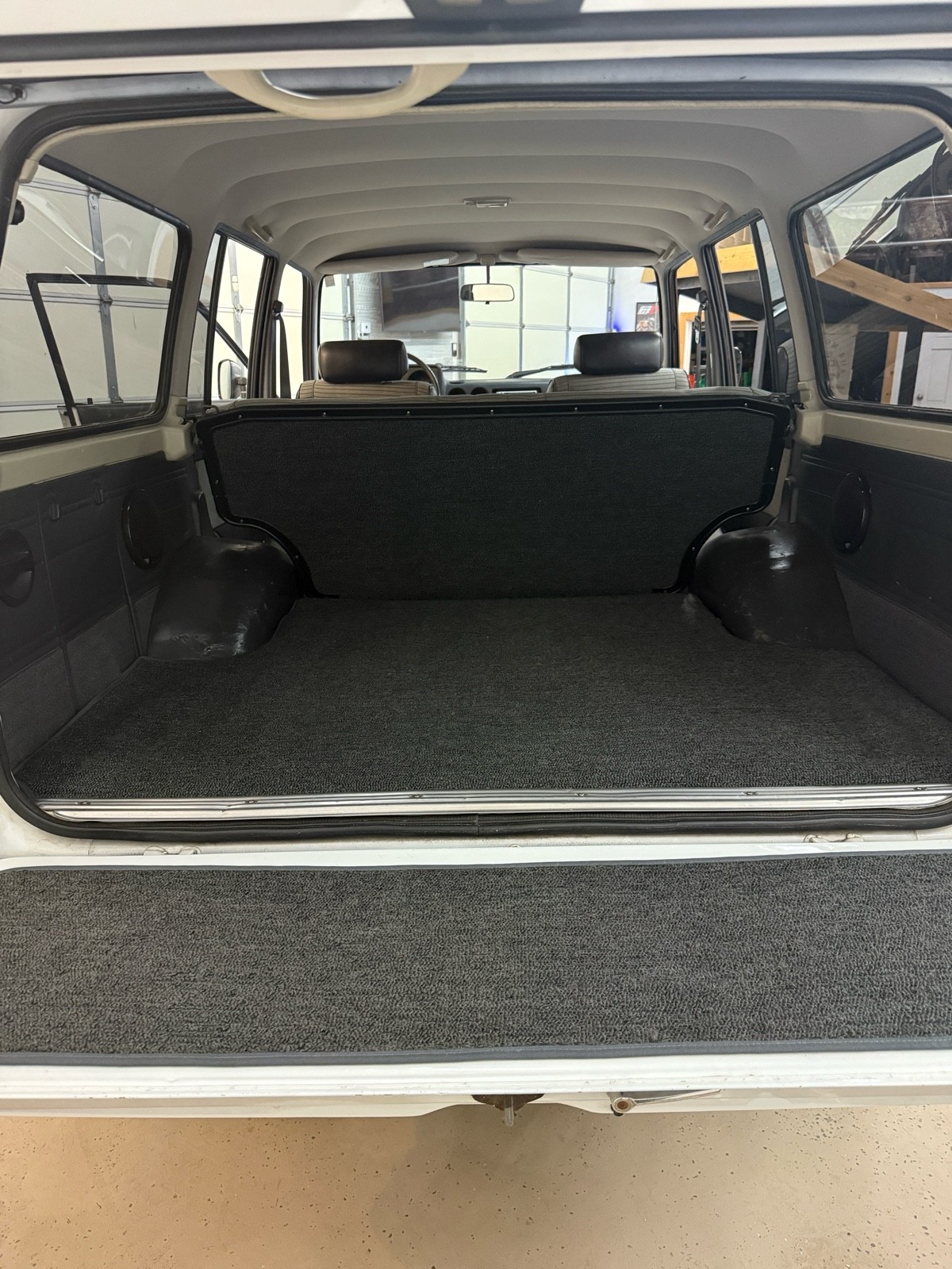Toyota-Land-Cruiser-1987-21