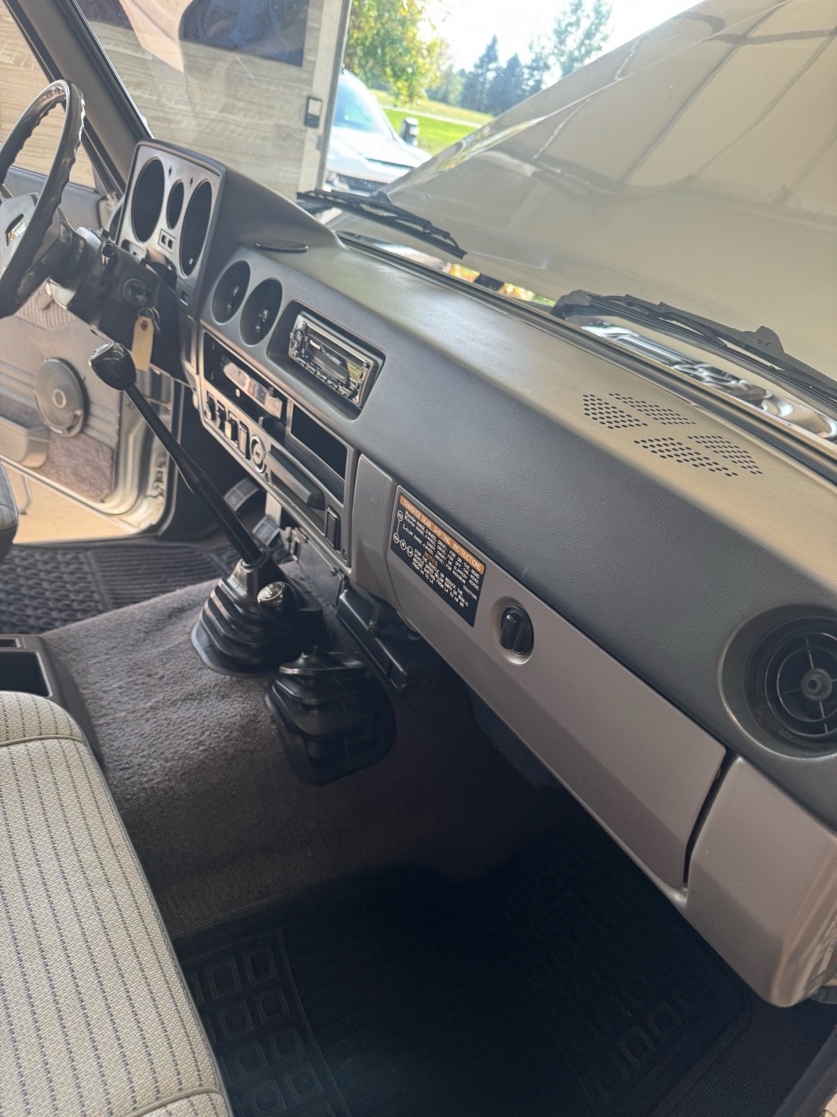 Toyota-Land-Cruiser-1987-9