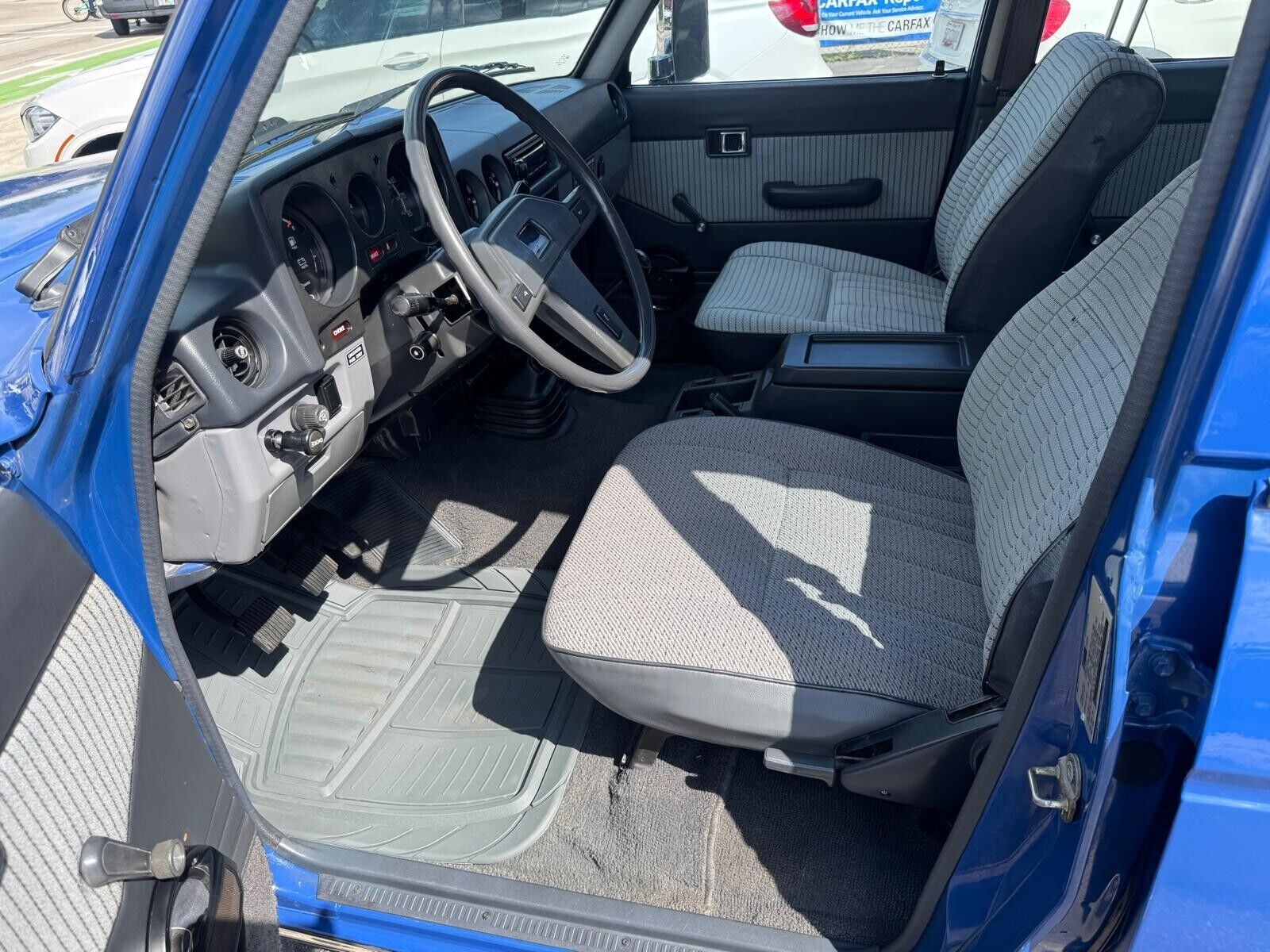 Toyota-Land-Cruiser-1987-SUV-14