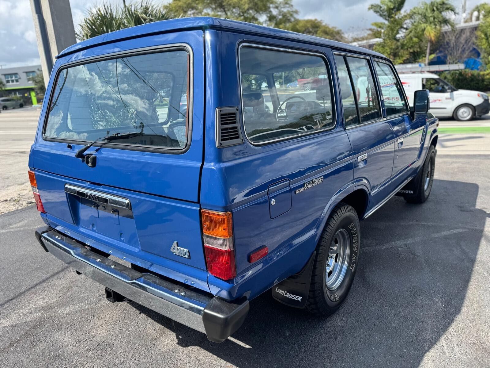 Toyota-Land-Cruiser-1987-SUV-4