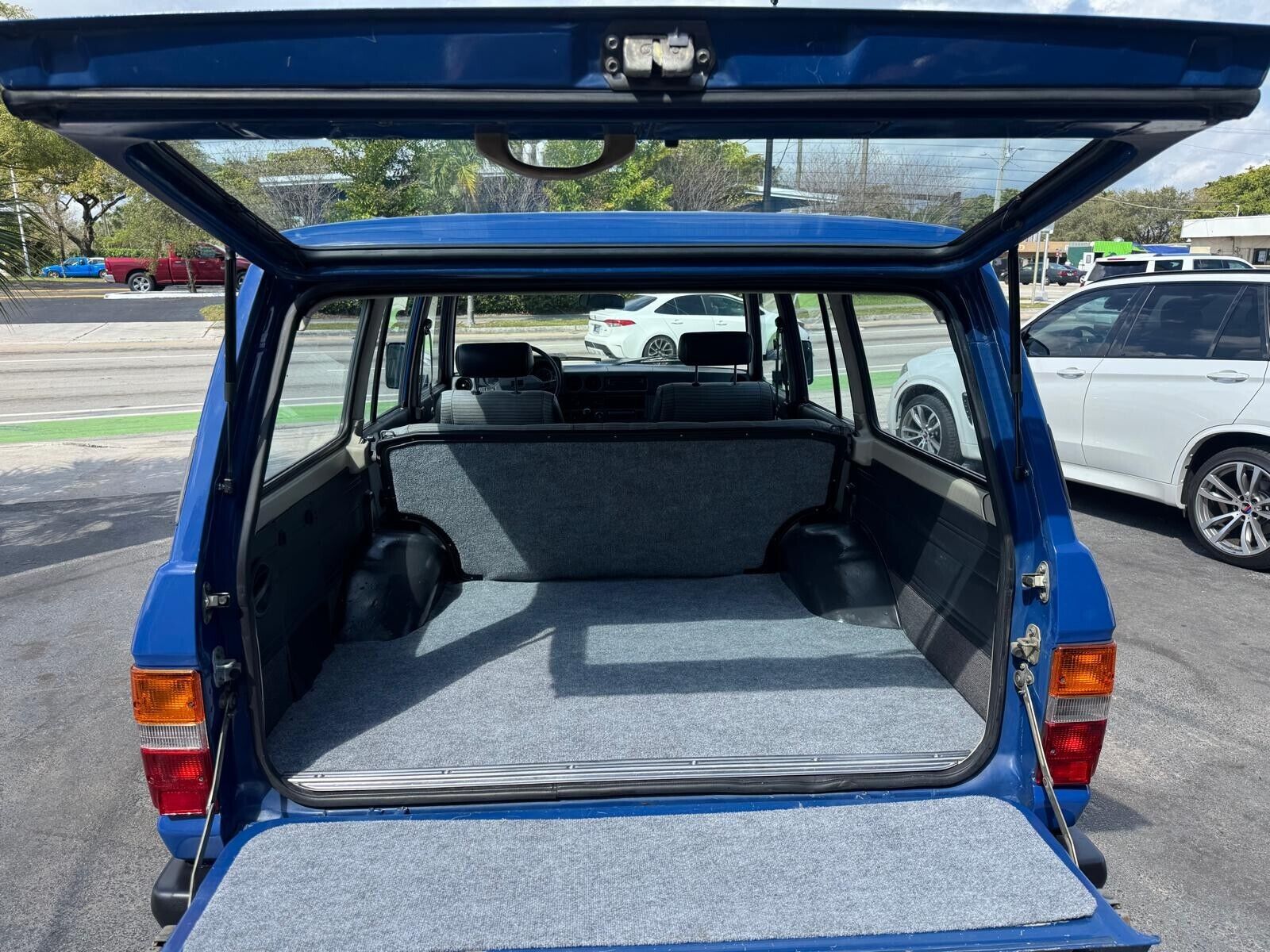 Toyota-Land-Cruiser-1987-SUV-8