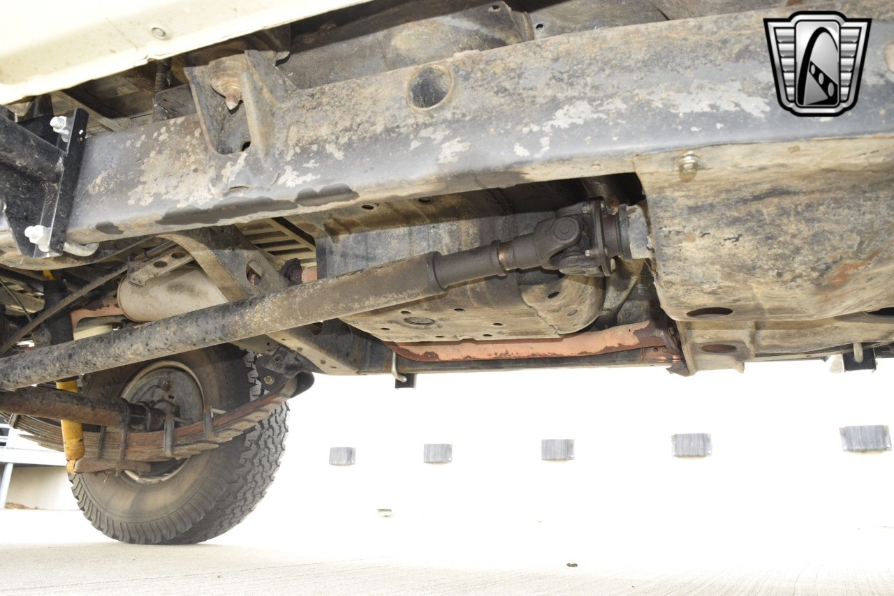 Toyota-Land-Cruiser-1990-pickup-17