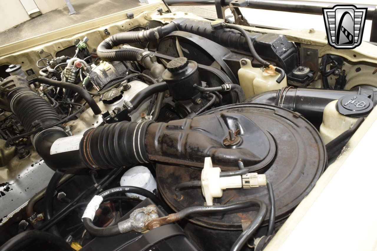 Toyota-Land-Cruiser-1990-pickup-19