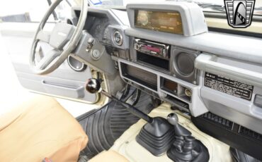 Toyota-Land-Cruiser-1990-pickup-25