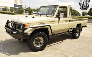 Toyota-Land-Cruiser-1990-pickup-32