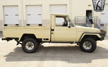 Toyota-Land-Cruiser-1990-pickup-4