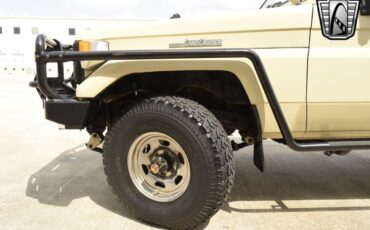 Toyota-Land-Cruiser-1990-pickup-7