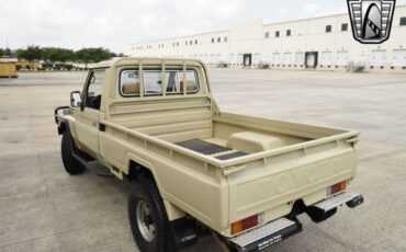 Toyota-Land-Cruiser-1990-pickup-9