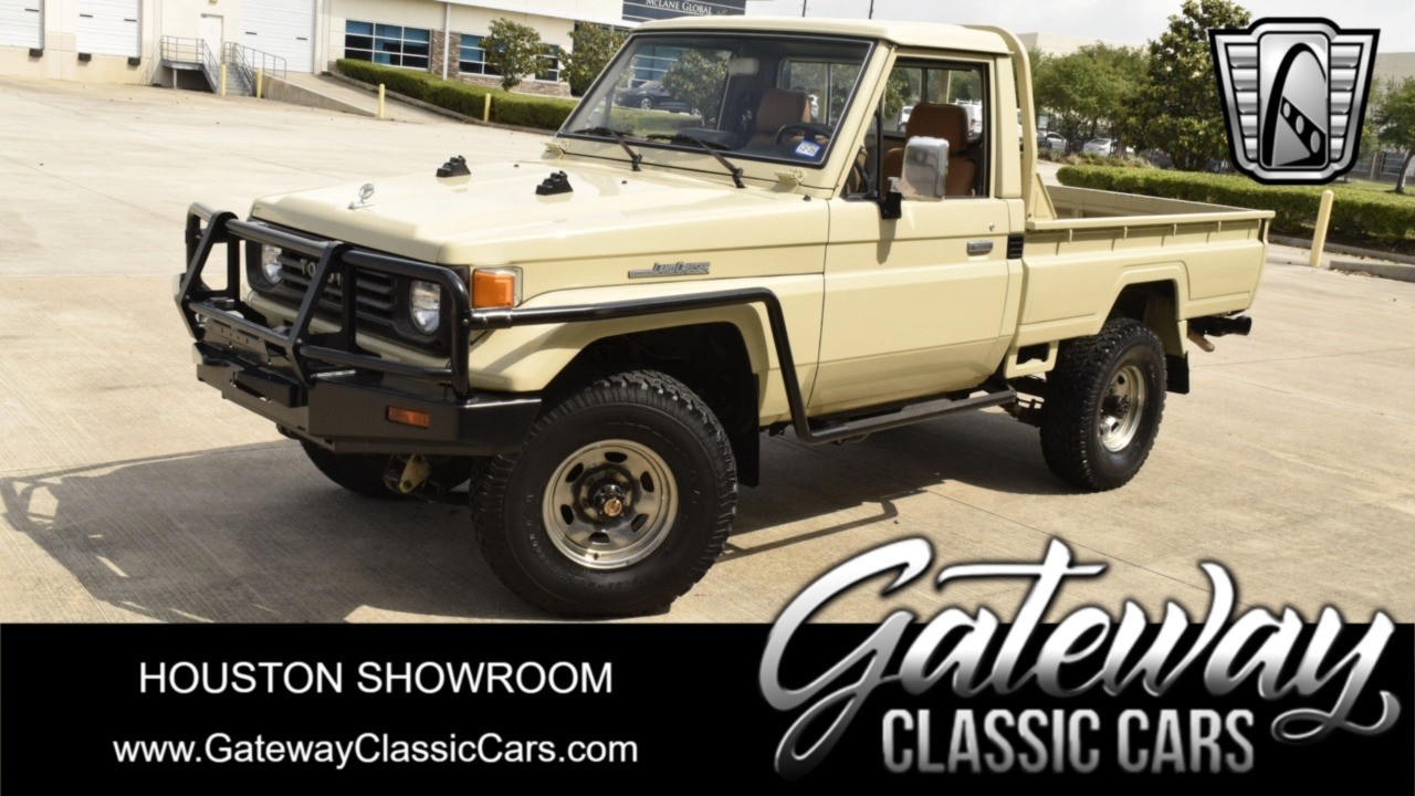 Toyota-Land-Cruiser-1990-pickup