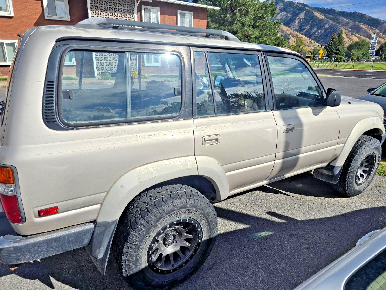 Toyota-Land-Cruiser-1991-SUV-1