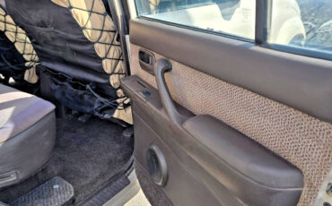 Toyota-Land-Cruiser-1991-SUV-9