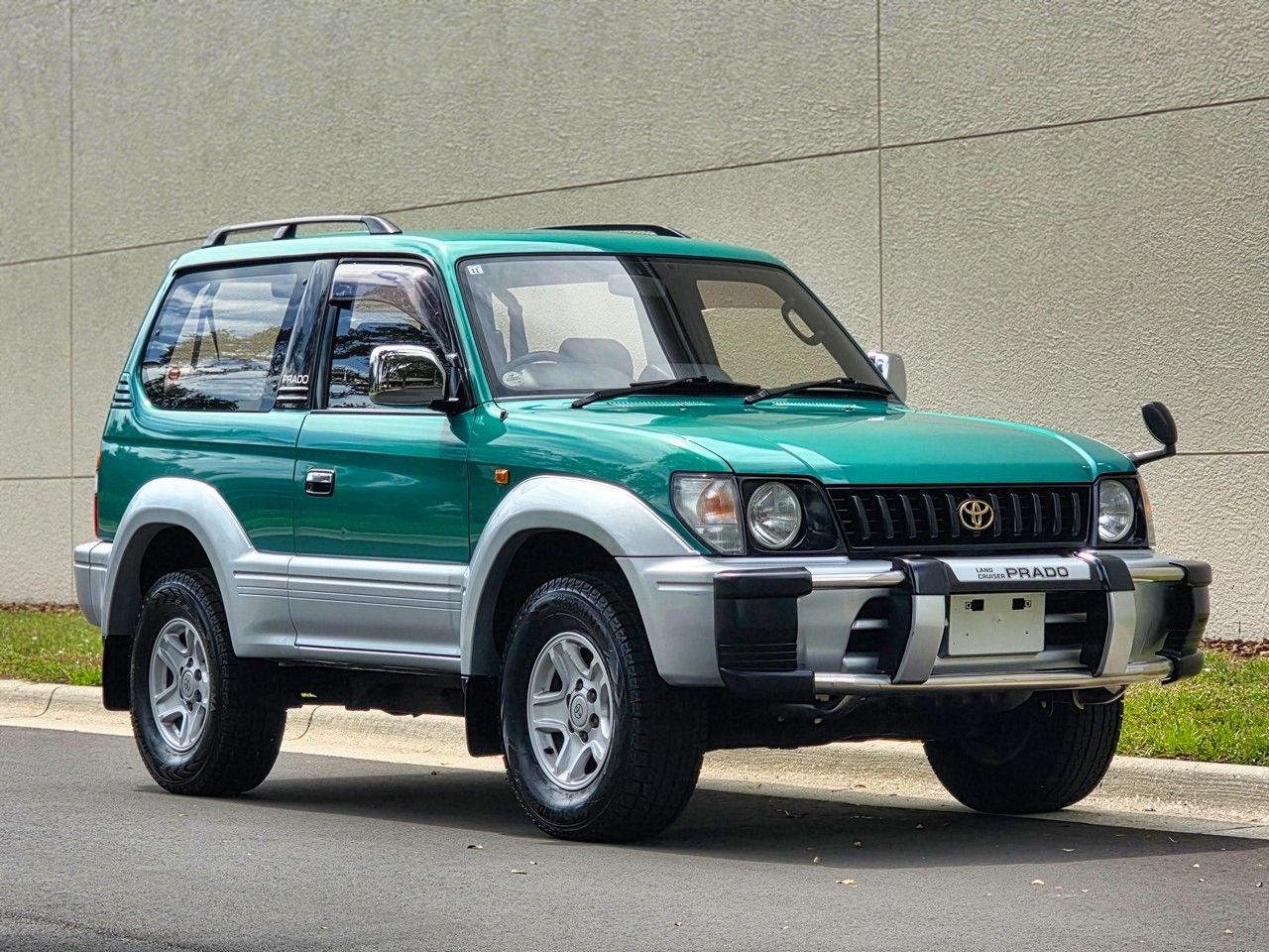 Toyota-Land-Cruiser-Prado-1996-SUV-1