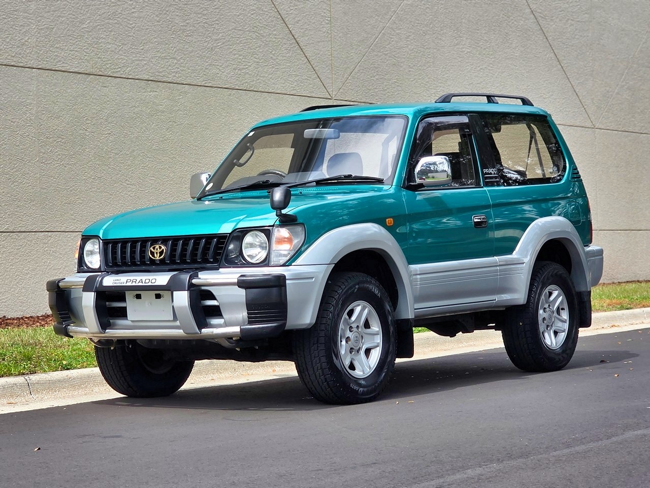Toyota-Land-Cruiser-Prado-1996-SUV-2