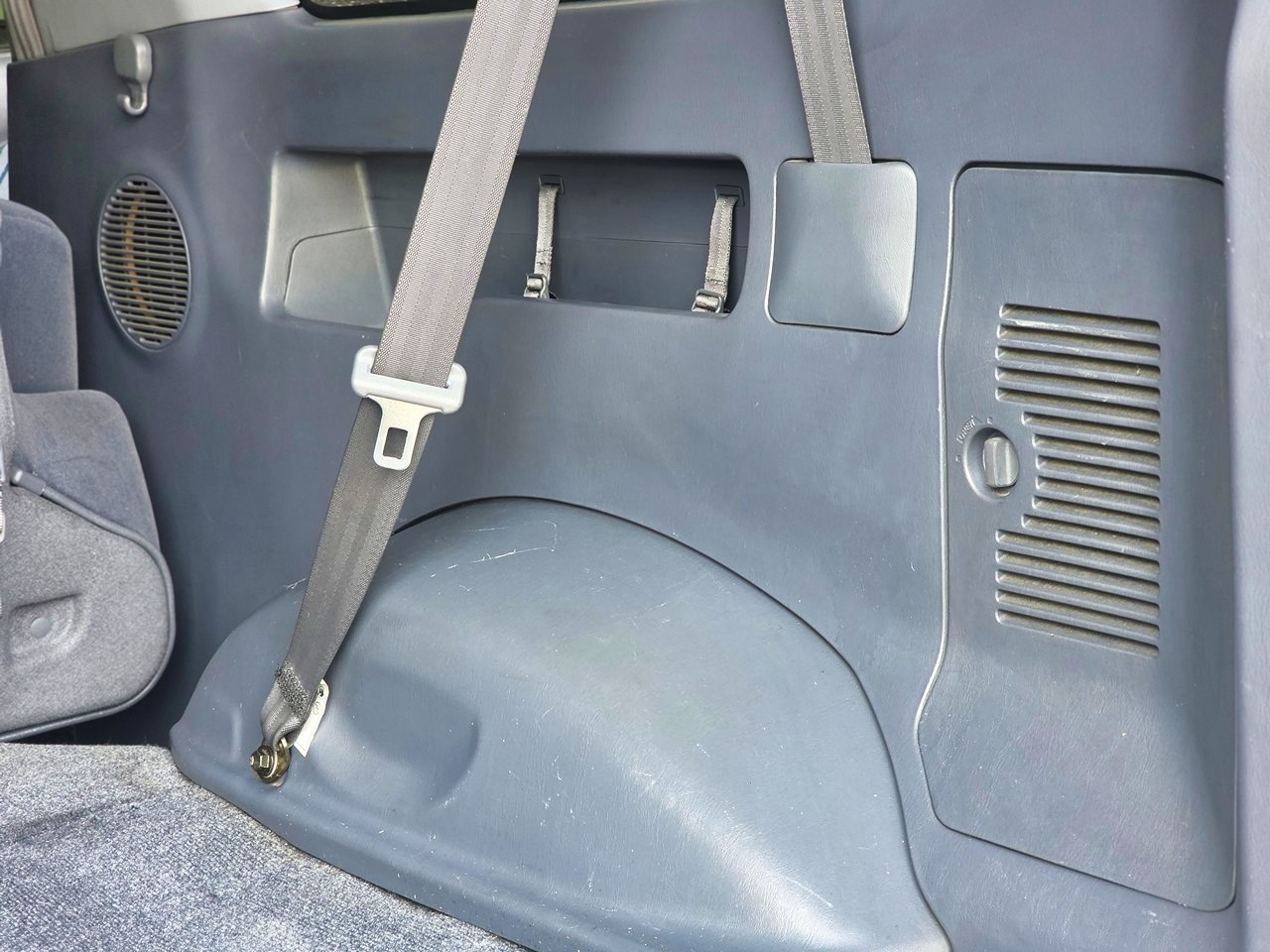 Toyota-Land-Cruiser-Prado-1996-SUV-31