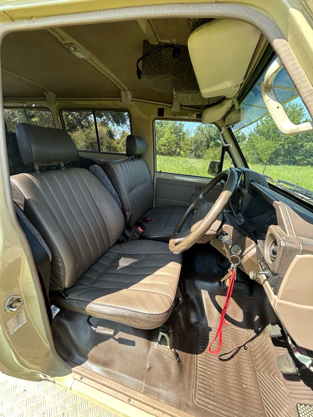 Toyota-Land-Cruiser-Wagon-1991-Wagon-10