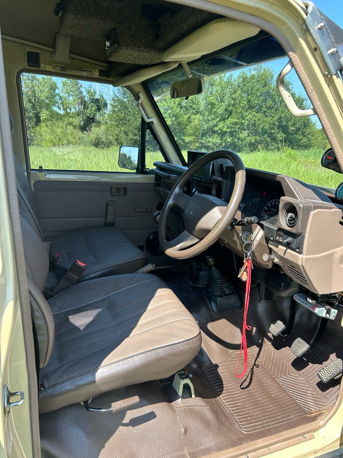 Toyota-Land-Cruiser-Wagon-1991-Wagon-11