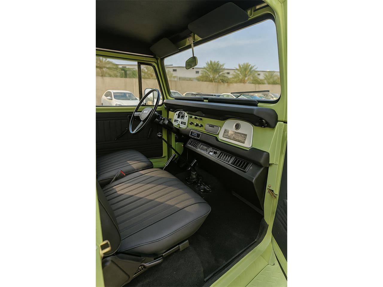 Toyota-Land-cruiser-1980-Green-Black-and-Green-10