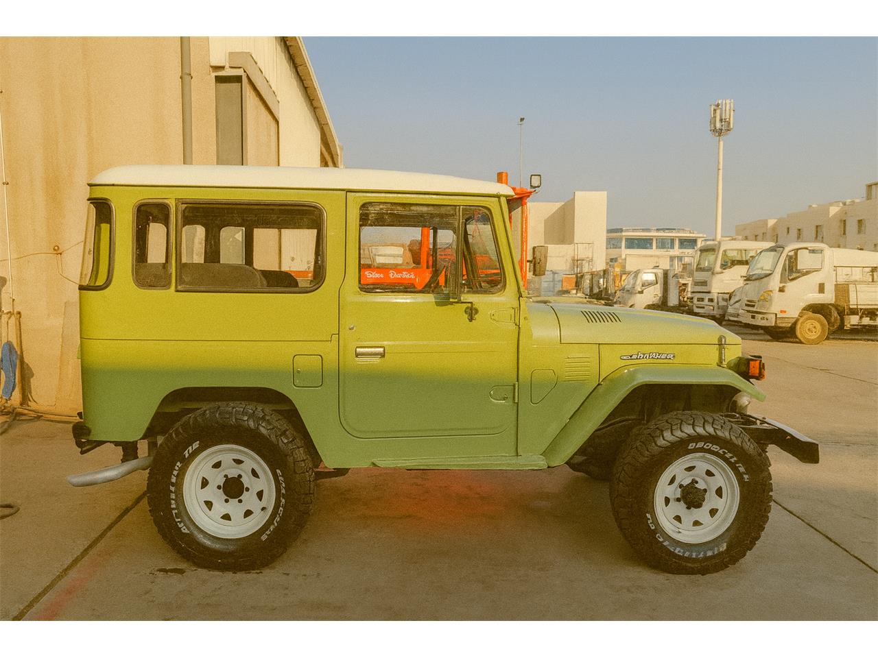 Toyota-Land-cruiser-1980-Green-Black-and-Green-3