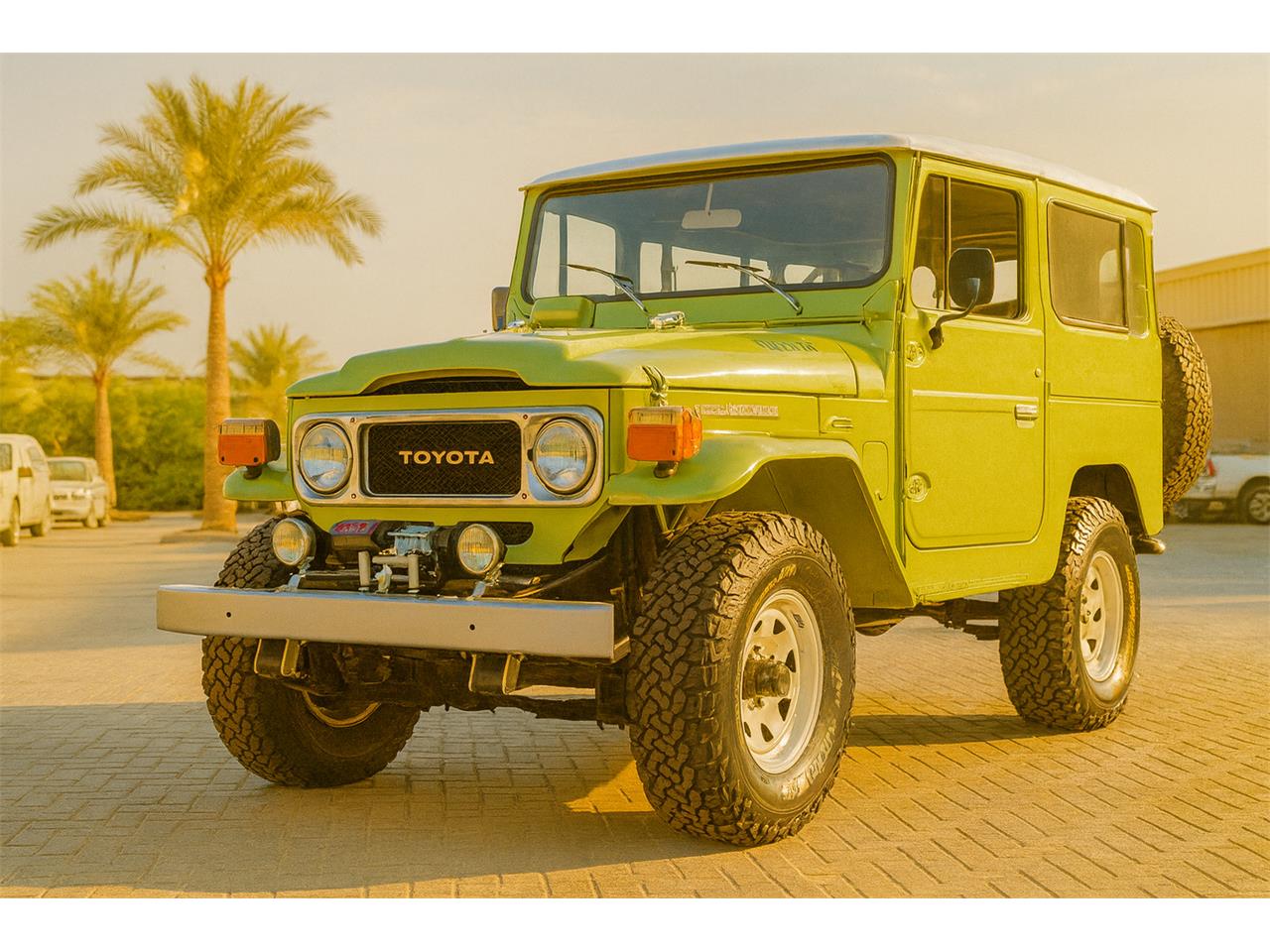 Toyota-Land-cruiser-1980-Green-Black-and-Green-4
