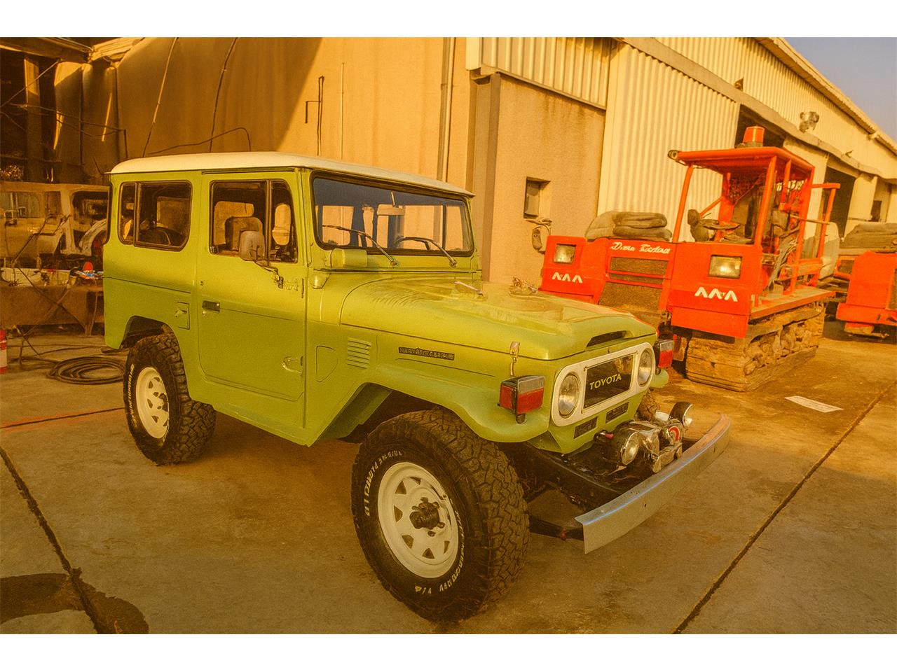 Toyota-Land-cruiser-1980-Green-Black-and-Green-6