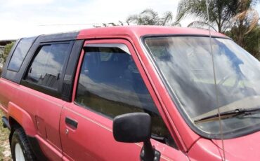 Toyota-Other-1985-Red-16