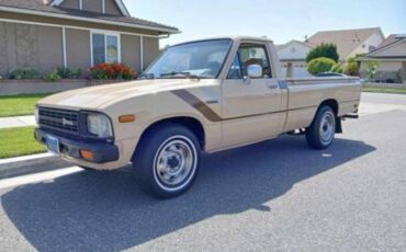 Toyota-Pickup-1982-Tan-12