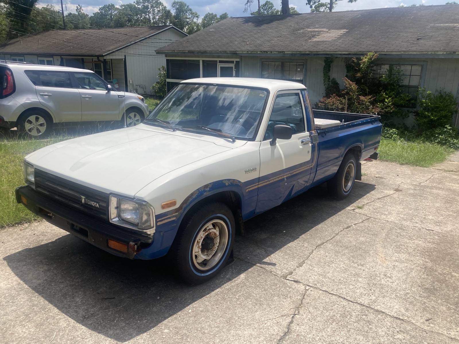 Toyota-Pickup-1982