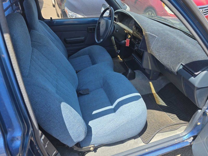 Toyota-Pickup-1995-Standard-Cab-Pickup-11