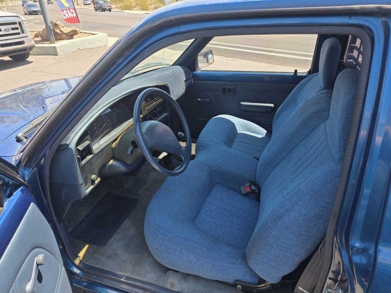 Toyota-Pickup-1995-Standard-Cab-Pickup-8
