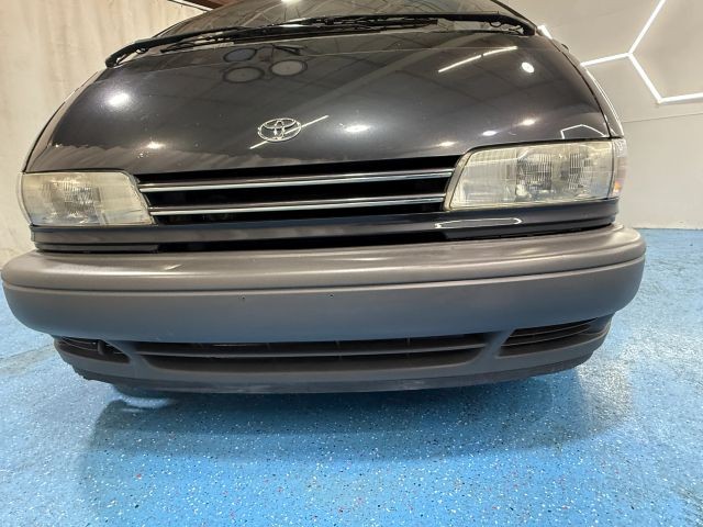 Toyota-Previa-1995-Passenger-12