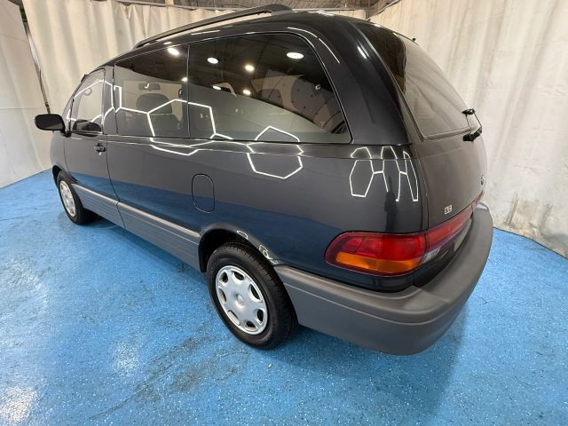 Toyota-Previa-1995-Passenger-6
