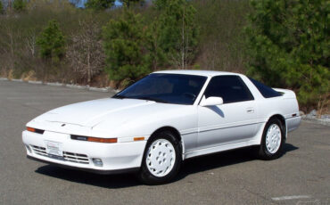 Toyota-Supra-1990-Hatchback